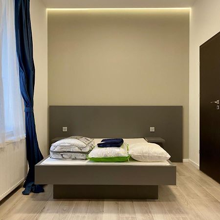 Апартаменти Jogasz Street - A. Apartman Печ Екстер'єр фото